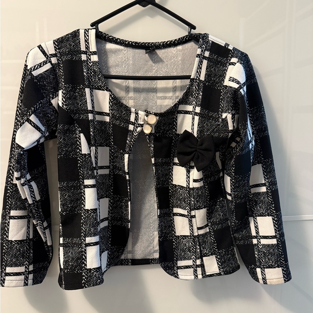 💸CLEARANCE 4/$15💸 Black and White Women's Blazer